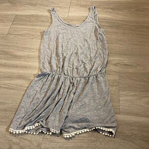 Feathers casual grey short sleeveless romper size small